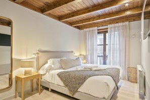 4 Schlafzimmer, Bügeleisen/Bügelbrett, WLAN, Bettwäsche