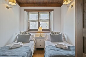 3 chambres, fer et planche à repasser, accès Internet, draps fournis