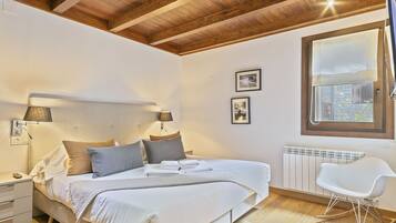 3 dormitorios, tabla de planchar con plancha, Internet y ropa de cama