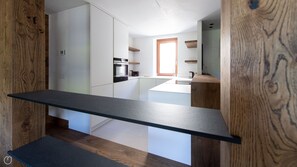 Kühlschrank, Ofen, Herdplatte, Geschirrspüler