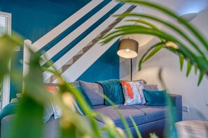 Smart TV - CAPRI 13 SA - Contemporary Home with free Parking * Near M1 & Uni *Long Stay (Loughborough)