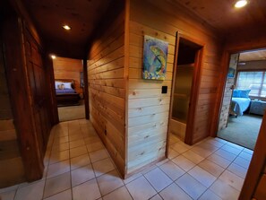 4 chambres, fer et planche à repasser, lit parapluie, Wi-Fi gratuit