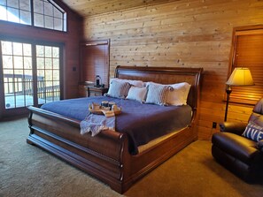 3 habitaciones, tabla de planchar con plancha y cuna de viaje 