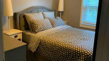 5 bedrooms, desk, iron/ironing board, free WiFi