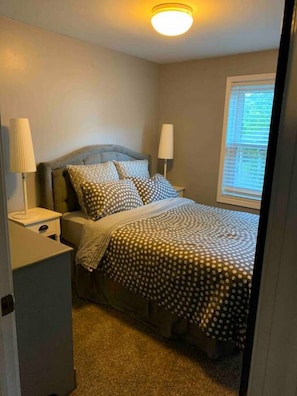 5 habitaciones, escritorio, tabla de planchar con plancha y wifi gratis 