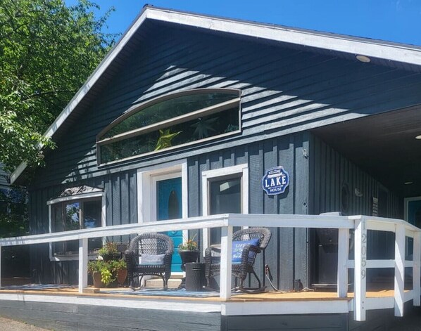 Exterior - The Lake Lodge Estate at Big Pine Island (Grattan Township)