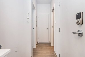 Interior - Stylish & Fun 1 Bedroom Apartment in Le Plateau by Denstays (Montréal)