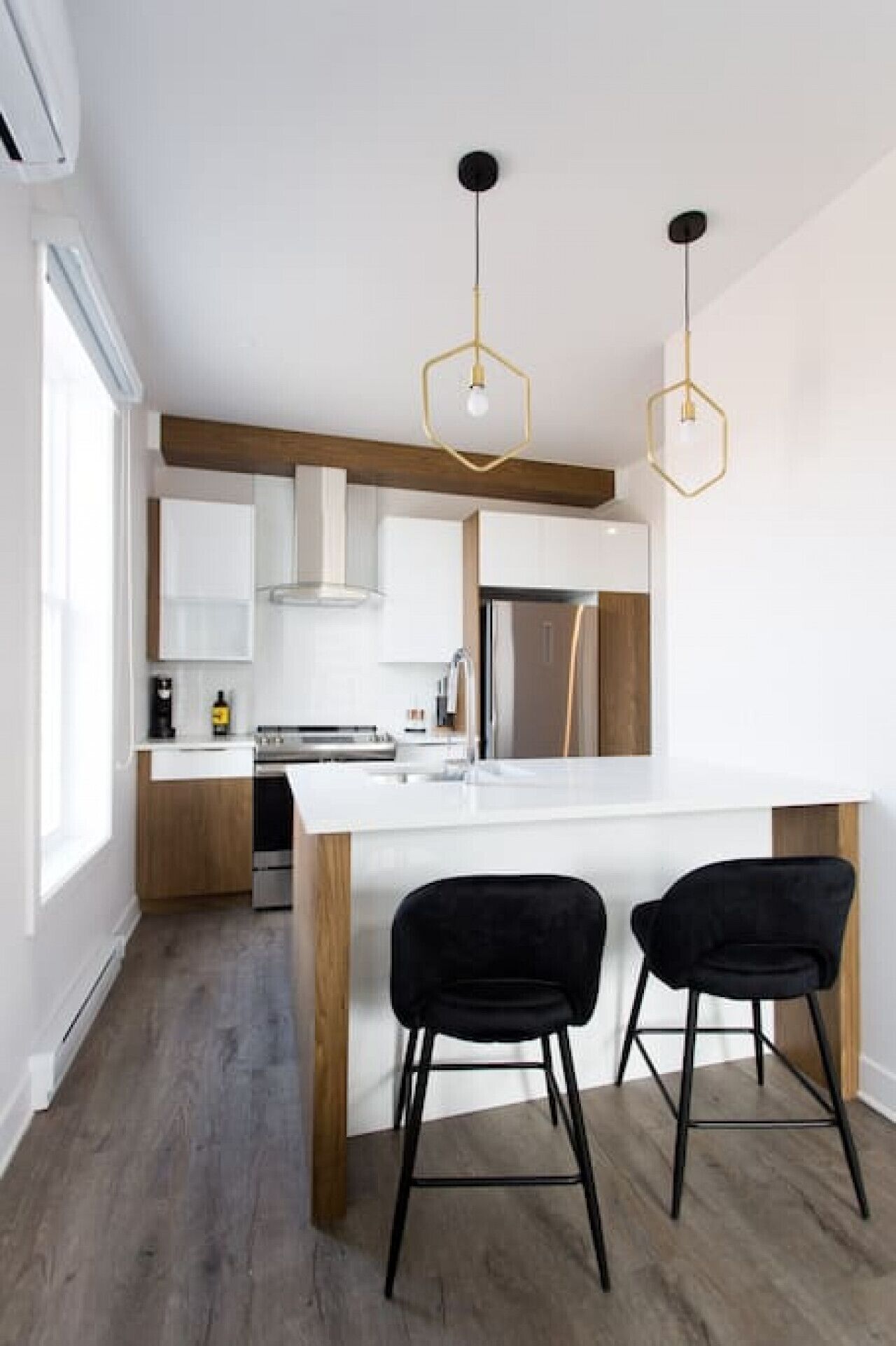 Kjøleskap, mikrobølgeovn, ovn og oppvaskmaskin