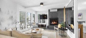 Chic Mt-Tremblant Condo with View on the Lake