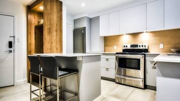 Fridge, microwave, oven, dishwasher