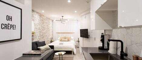16 bedrooms, iron/ironing board, free WiFi, bed sheets