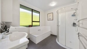 Badewanne, Haartrockner