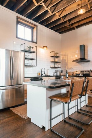 Fridge, microwave, oven, stovetop