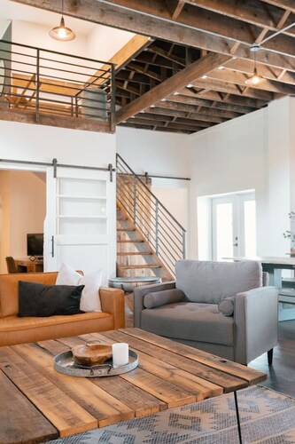 ✩ The South Knox Stable  ✩