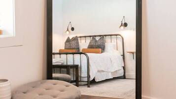 3 soveværelser, skrivebord, strygejern/strygebræt, weekendseng