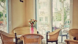 Lobby sitting area - Hotel Jole (Cesenatico)