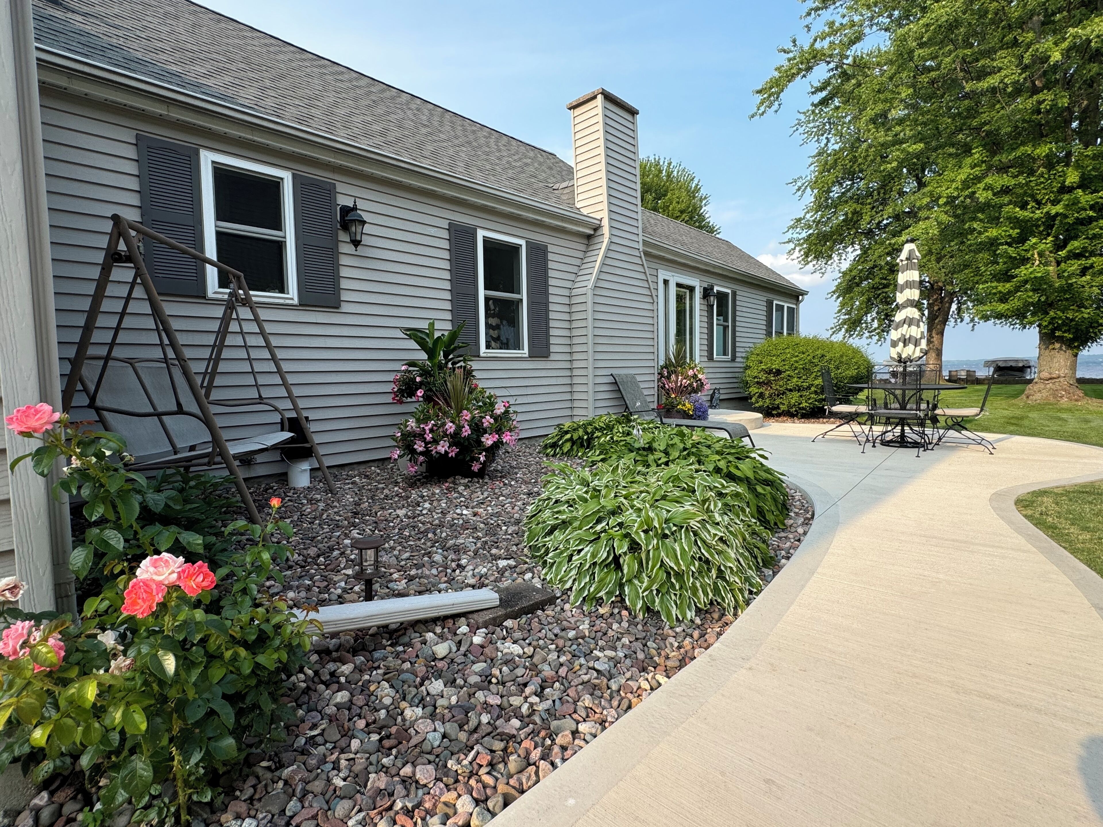 Meticulous lake home on the shores of Lake Winnebago, WI, USA - super clean!