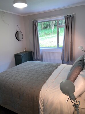 3 bedrooms, iron/ironing board, travel cot, WiFi