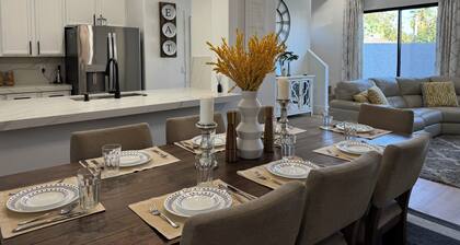 PROMO 5% & 10% DISCOUNTS
Remodeled Gem! Modern Home Near Airport & Old Town