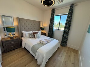 4 bedrooms, desk, iron/ironing board, travel crib