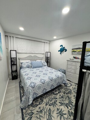1 habitación, tabla de planchar con plancha, wifi gratis y ropa de cama 