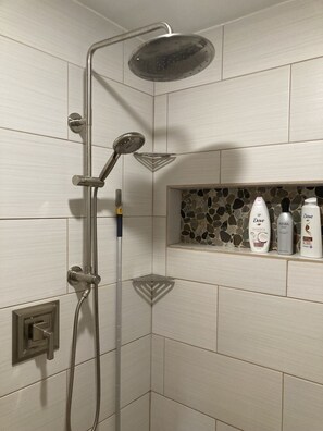 Combined shower/tub, hair dryer, towels, soap