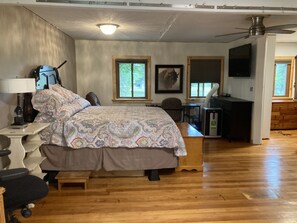 3 habitaciones, escritorio, tabla de planchar con plancha y wifi gratis 