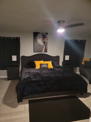 4 bedrooms, iron/ironing board, free WiFi, bed sheets - Large house Jacuzzi Tub in Master bedroom (Cocoa)