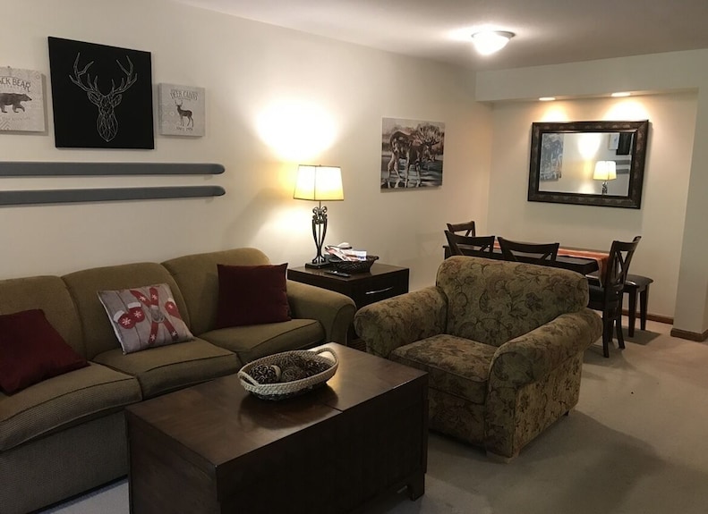 Lagoons Family Retreat - Whistler