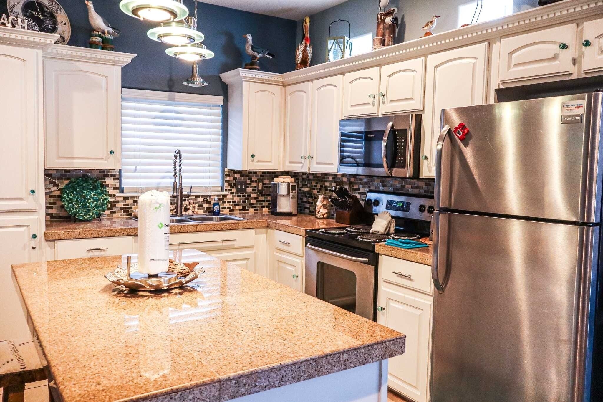 Refrigerador, microondas, horno, lavavajillas