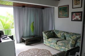 Smart-tv, bøger, kontorer