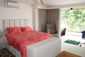 5 makuuhuonetta, työpöytä, silitysrauta/-lauta, ilmainen Wi-Fi