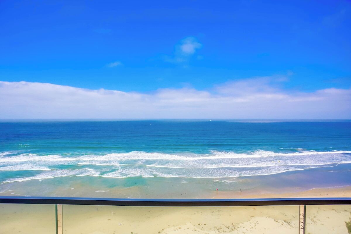 Sun-loungers, beach towels