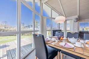 Dining - Ferienhaus Strandblick, nur 140m vom Strand Entfernt mit Glasfaseranschluss (Brodersby)