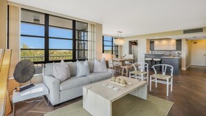 Unclassified image, 5 of 35, button - Beachfront Condo With two Balconies, Pool and Tennis (Marco Island)