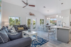 House, 3 Bedrooms | Living room