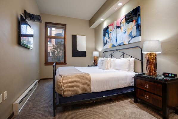 1 habitación, tabla de planchar con plancha, wifi y ropa de cama 