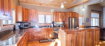 HT408 | Gorgeous Private Home | Dog Friendly | Emerald Mtn Views