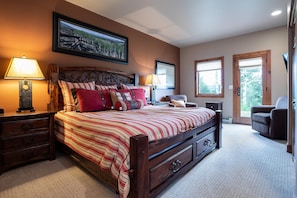 5 bedrooms, iron/ironing board, WiFi, bed sheets