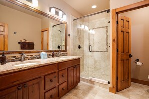 Hair dryer, towels - MSIDES | Terrific Home on the Mtn | A/C | Private Hot Tub | Nice View (Steamboat Springs)