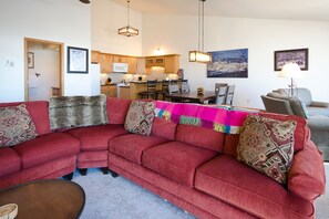 Televisión, chimenea