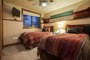 2 bedrooms, iron/ironing board, WiFi, bed sheets - O3106 | Ground Floor Condo | Hot Tub | Free City Bus (Steamboat Springs)