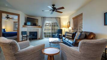 TV, fireplace