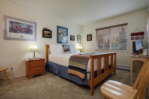 2 chambres, fer et planche à repasser, Wi-Fi, draps fournis