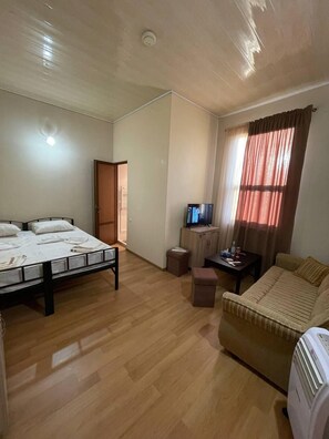 1 chambre, bureau, Wi-Fi gratuit, draps fournis