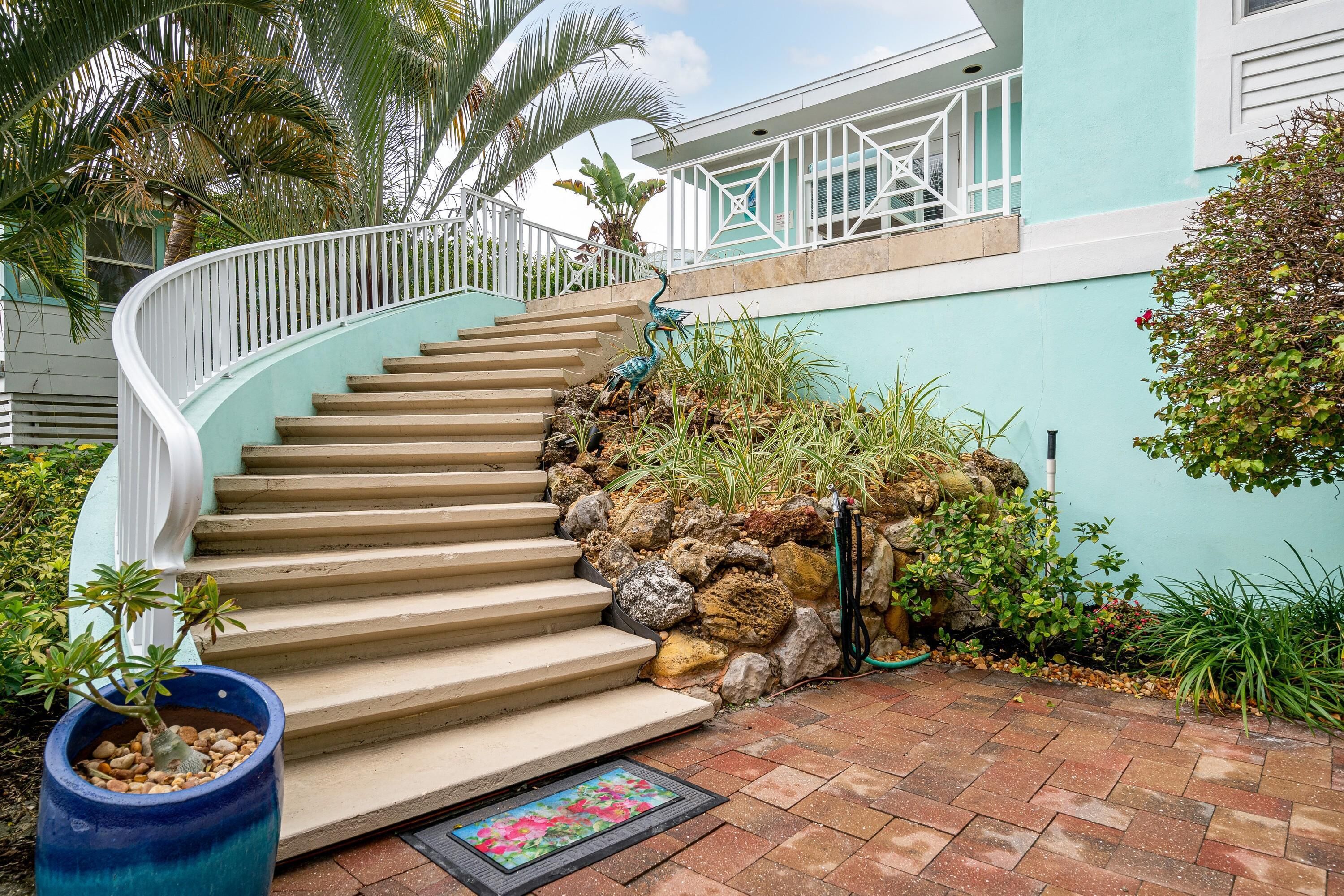 House, 4 Bedrooms | Property grounds