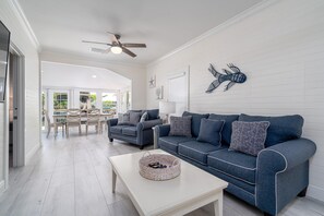 House, 2 Bedrooms | Living room