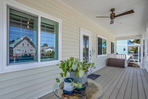 House, 3 Bedrooms | Balcony