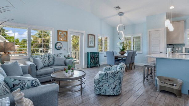 House, 3 Bedrooms | Living room