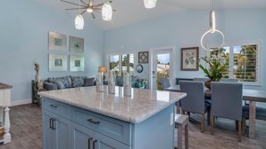 House, 3 Bedrooms | Private kitchen